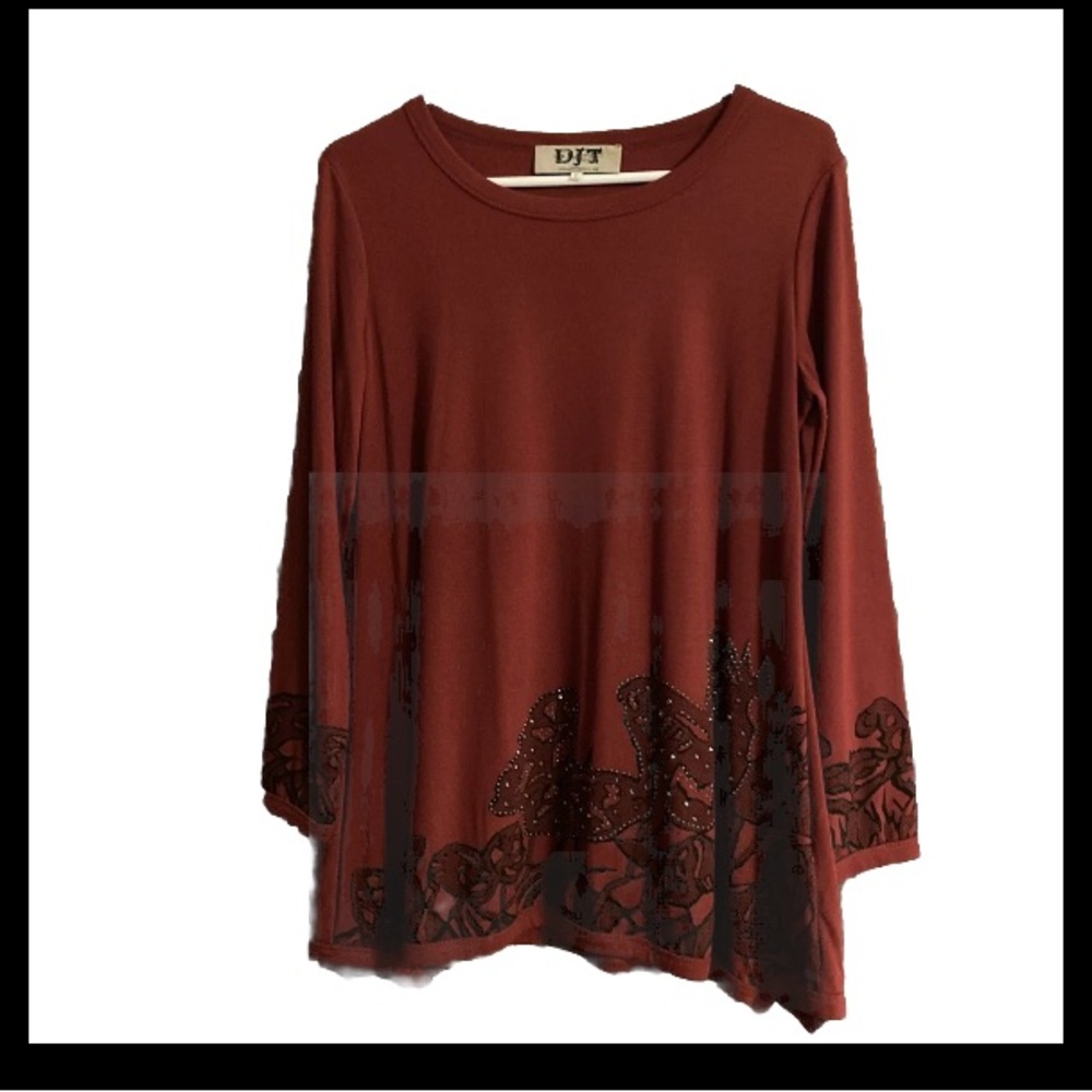 DJT Red Tunic Long Sleeve Holiday/Party Top Size F The Fit Is Size L
